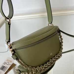 NWT.  MICHAEL KORS Slater Extra-Small Pebbled Leather Sling Pack Olive